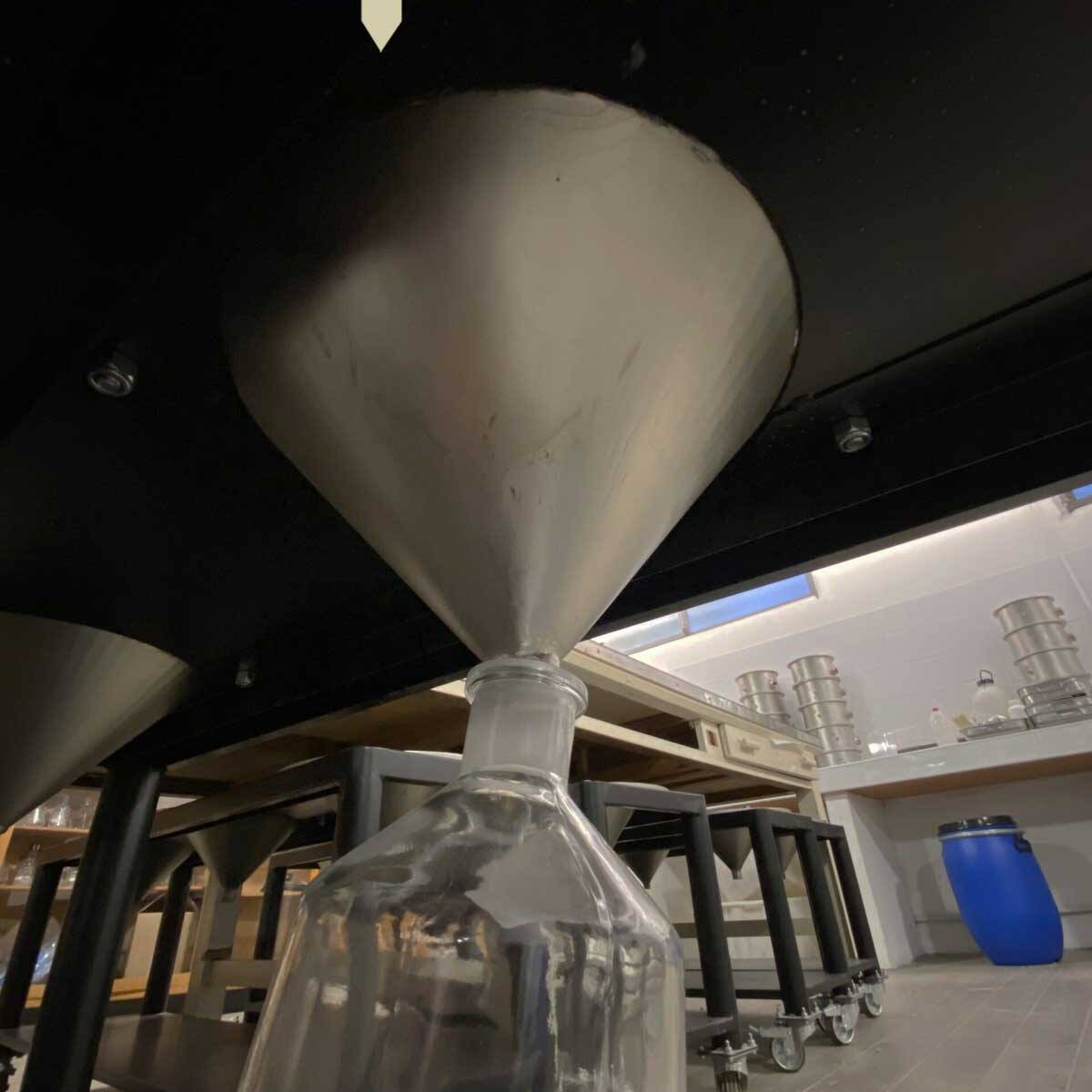 Analisi lisciviati percolati laboratorio Ecosistemi Piacenza scaled 1600 uai AGRISED: ANALISI, PREPARAZIONE COLONNE, INSTALLAZIONE SONDE, AVVIO PROVE CON ADACQUAMENTI E ANALISI PERCOLATO ECOSISTEMI