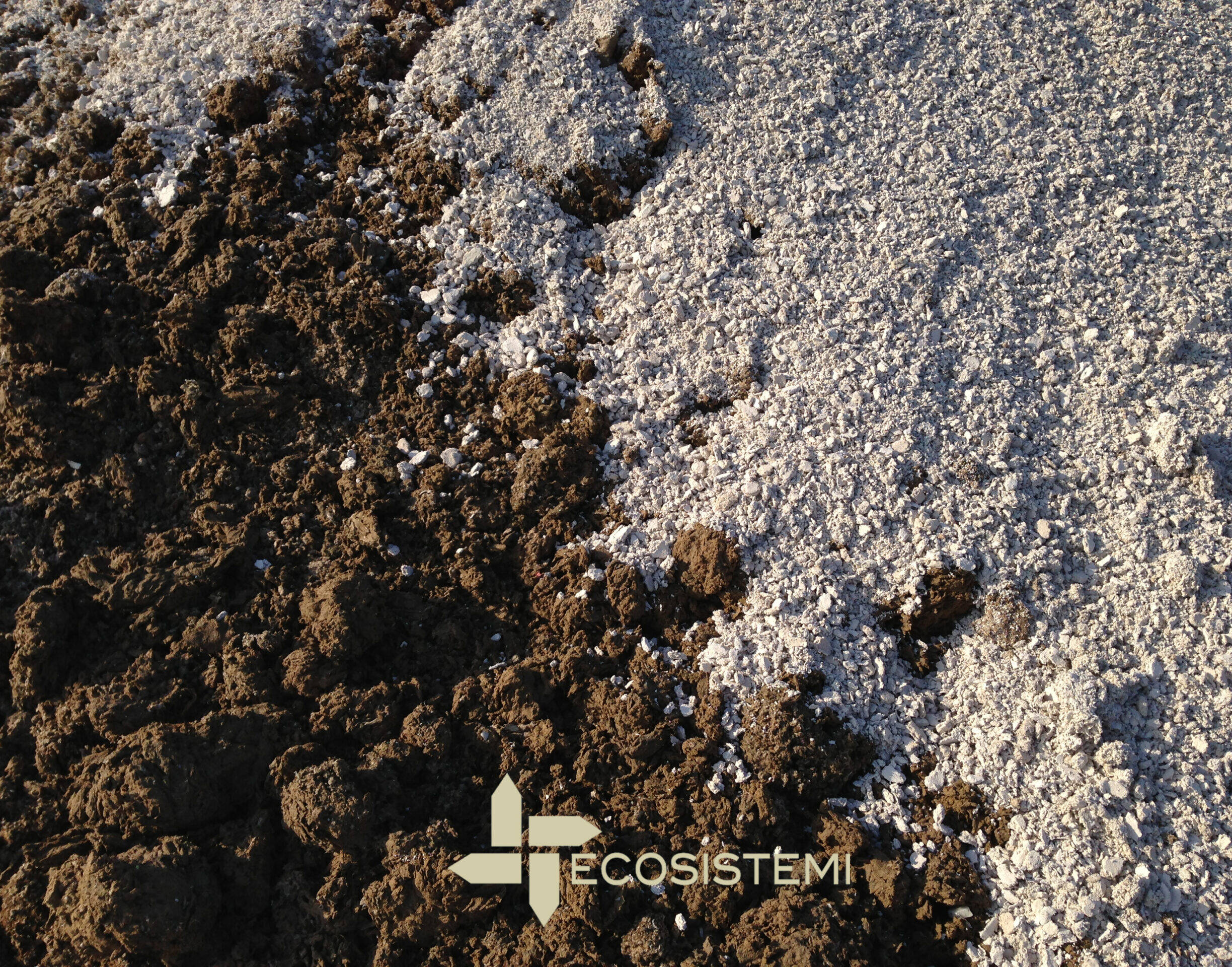 1 Premiscela Suoli Ricostituiti Ecosistemi scaled uai INIZIO PRIMA CAMPAGNA DI PRODUZIONE TERRE RICOSTITUITE PER INTERVENTO BORGOTREBBIA ECOSISTEMI