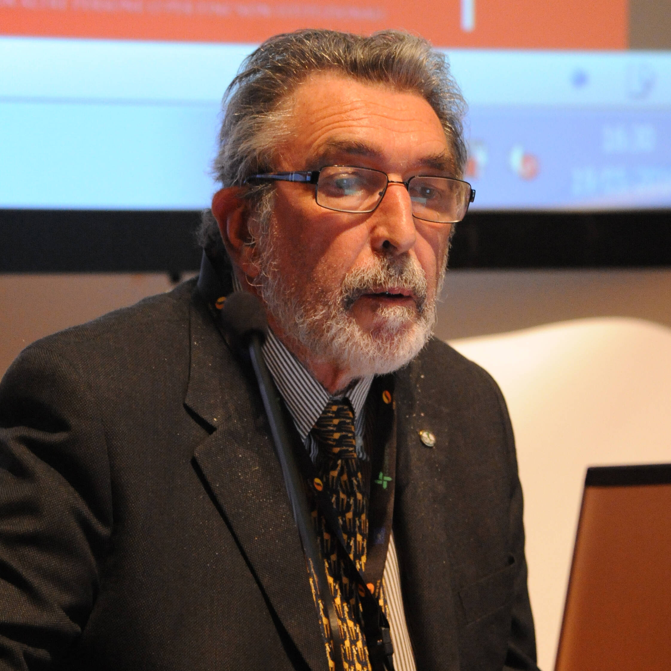 Prof. Gilmo VIANELLO uai Prof. Gilmo VIANELLO ECOSISTEMI Finanziamento UE New Life