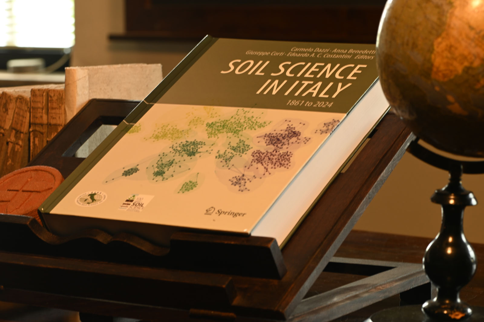 Soil Science in Italy m.c.m. Ecosistemi Springer Accademia Nazionale Agricoltura Georgofili 1 Soil Science in Italy m.c.m. Ecosistemi Springer Accademia Nazionale Agricoltura Georgofili 28. Ricostituzione nella Storia delle Scienze del Suolo 2024 Ricostituzione,Storia delle Scienze del Suolo Soil Science in Italy m.c.m. Ecosistemi Springer Accademia Nazionale Agricoltura Georgofili 1 Soil Science in Italy m.c.m. Ecosistemi Springer Accademia Nazionale Agricoltura Georgofili ECOSISTEMI Ricostituzione,Storia delle Scienze del Suolo